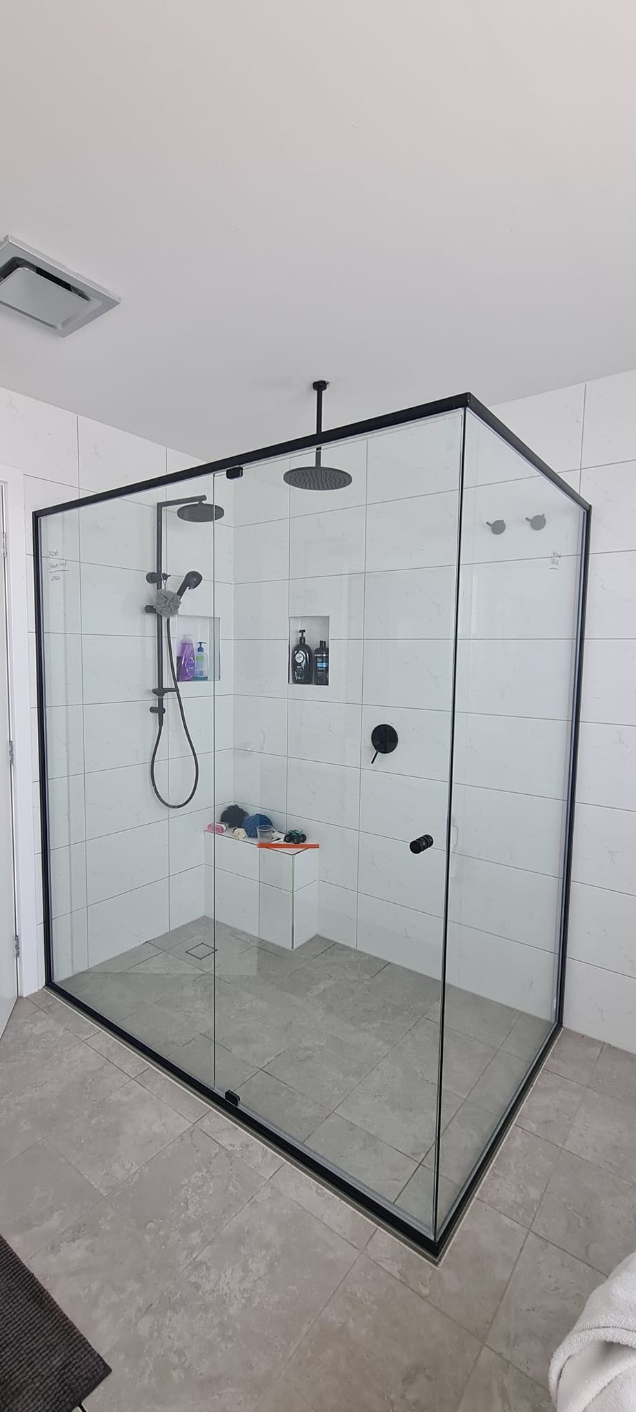Frameless shower screen installation